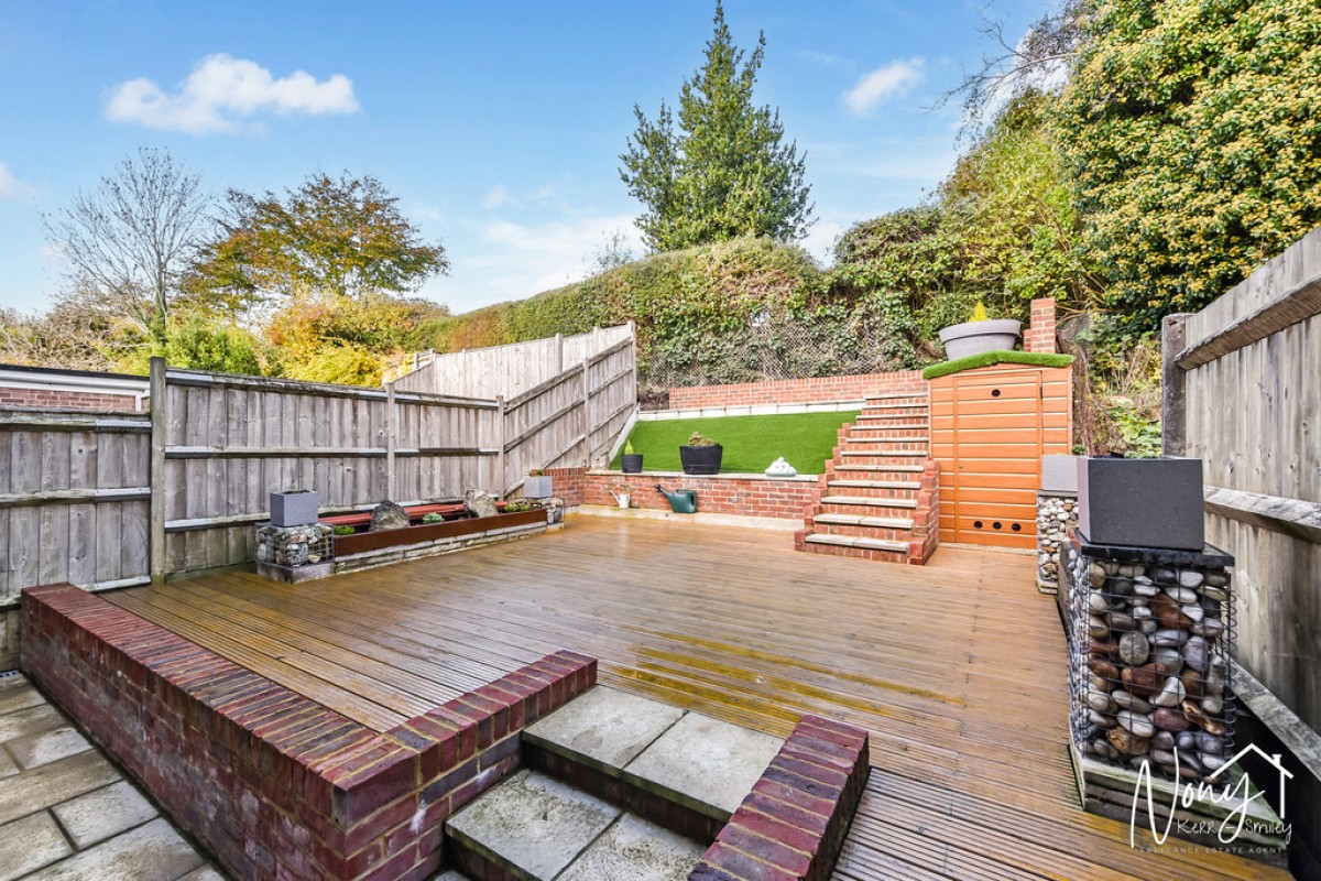 Chalk Ridge, Winchester, SO23