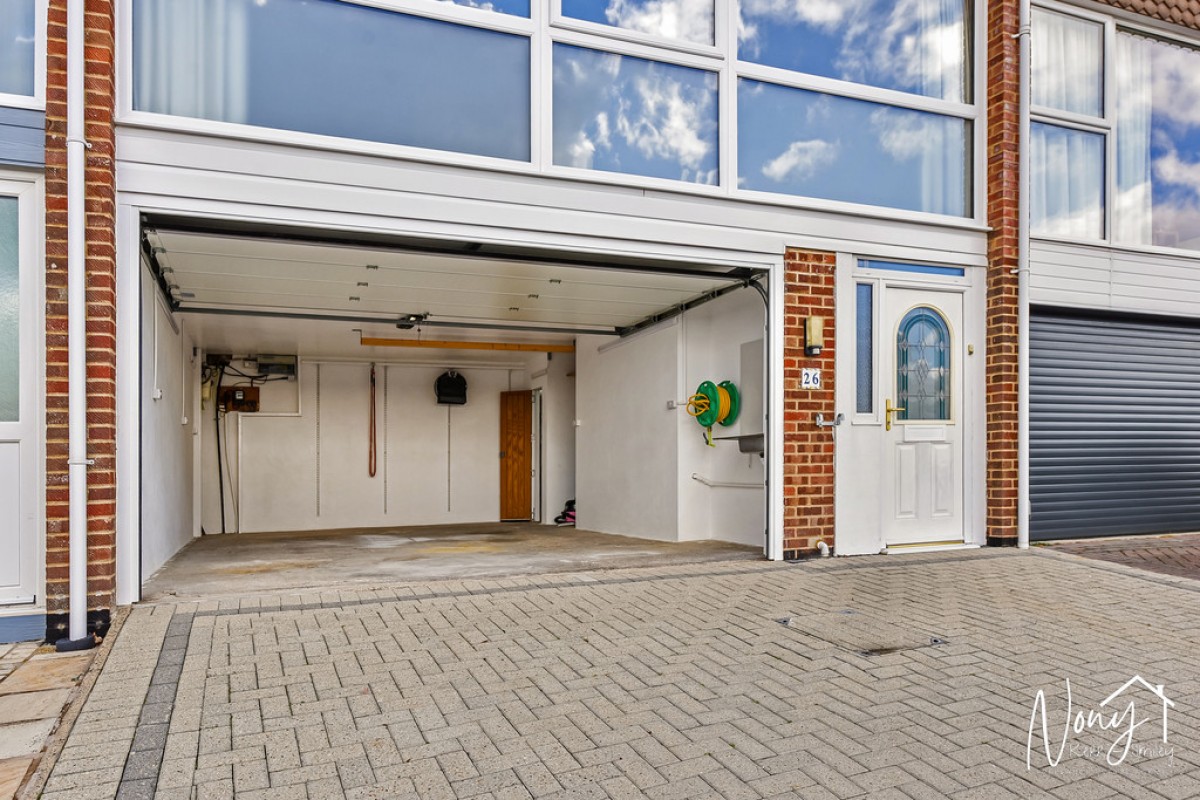 Chalk Ridge, Winchester, SO23