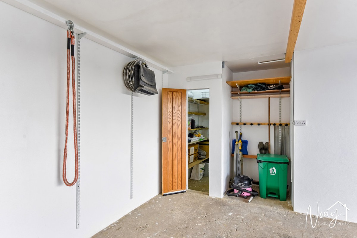 Chalk Ridge, Winchester, SO23