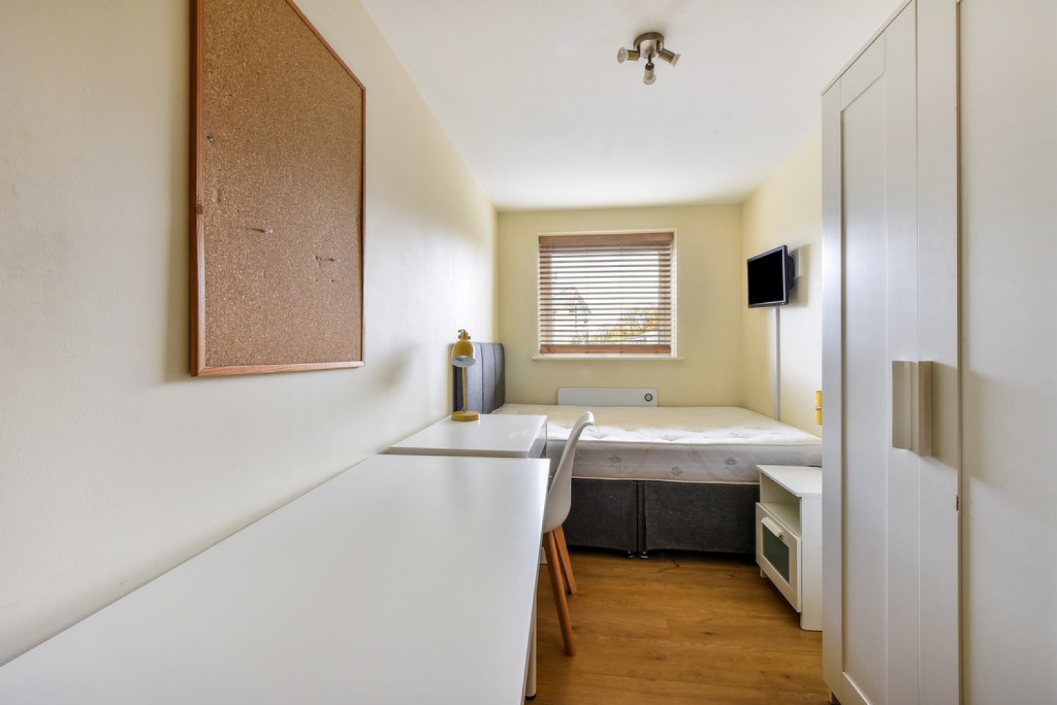 2 bedroom Flat in Balfour House, Winchester