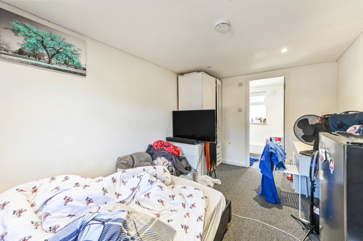 Warren Road, Winchester