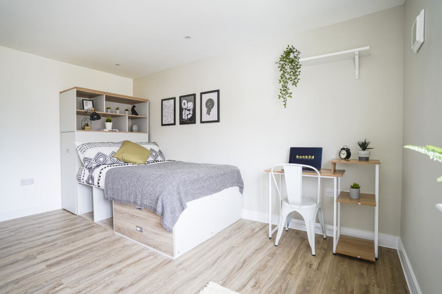 Firmstone Road , Winnall