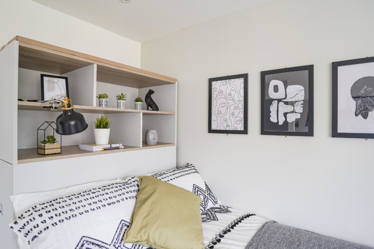 Firmstone Road , Winnall