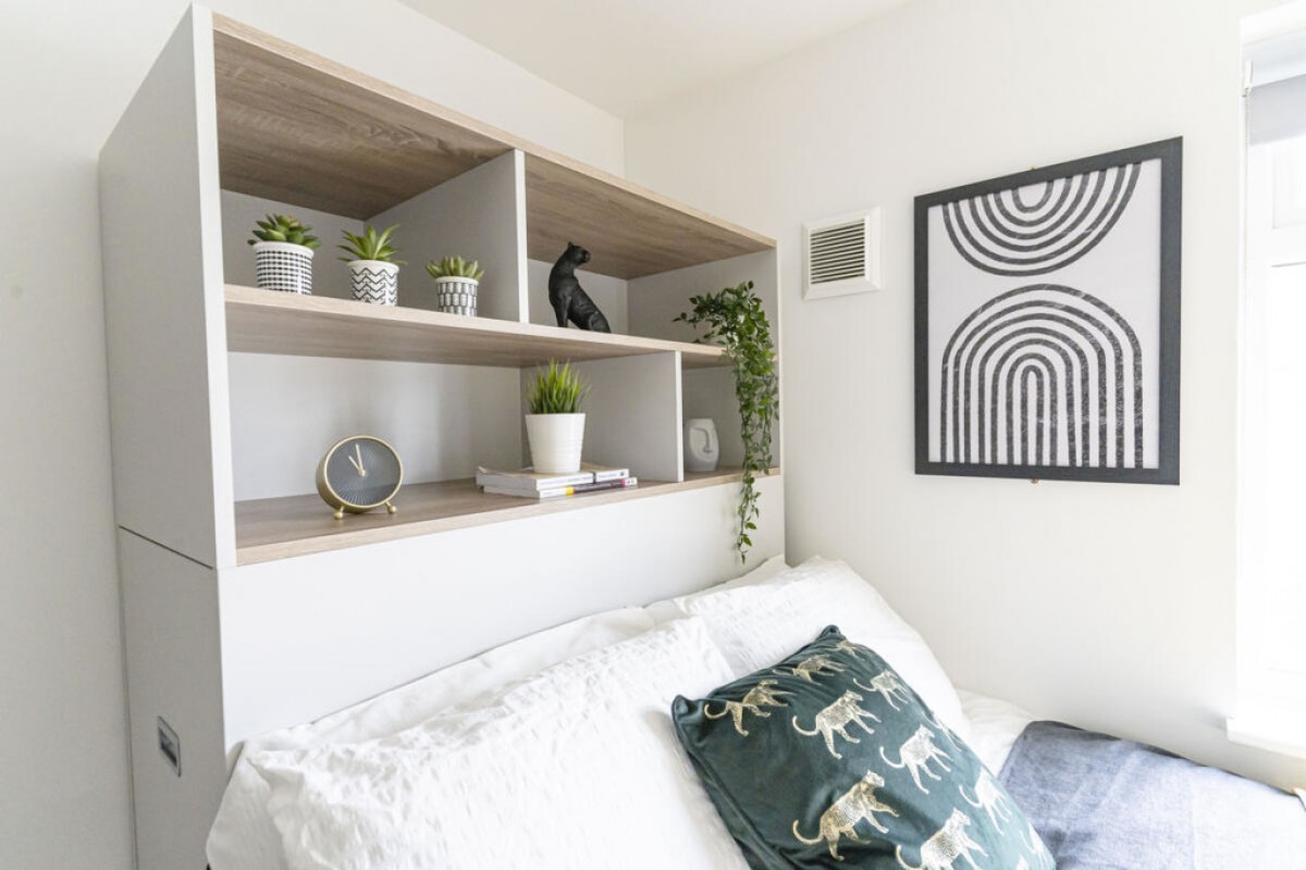 Firmstone Road , Winnall