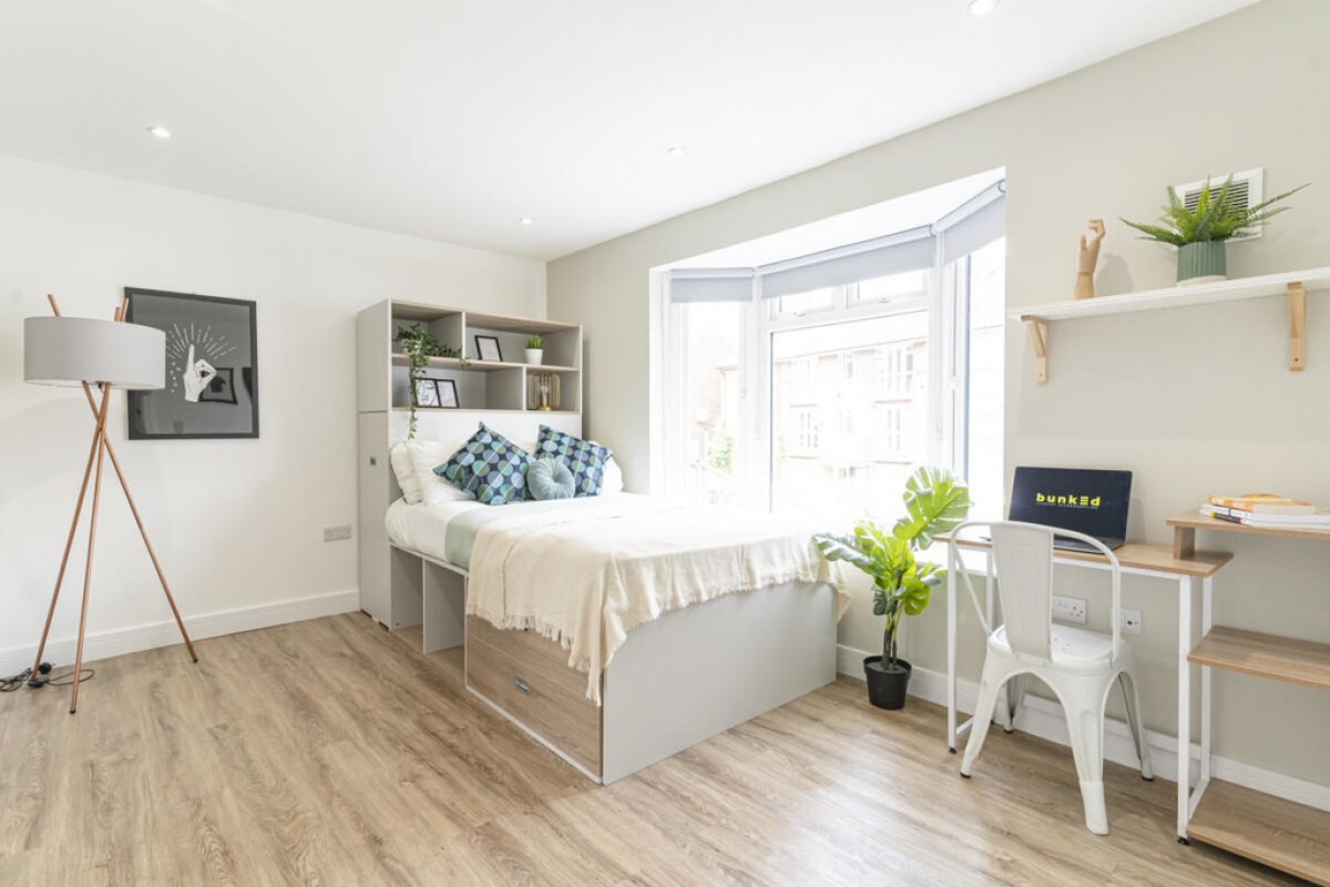 Firmstone Road , Winnall