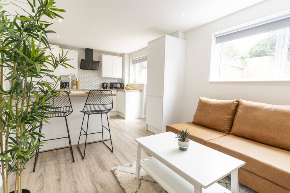 Firmstone Road , Winnall