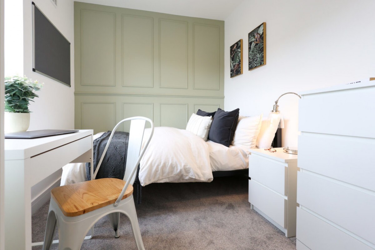 Thurmond Crescent, Winchester