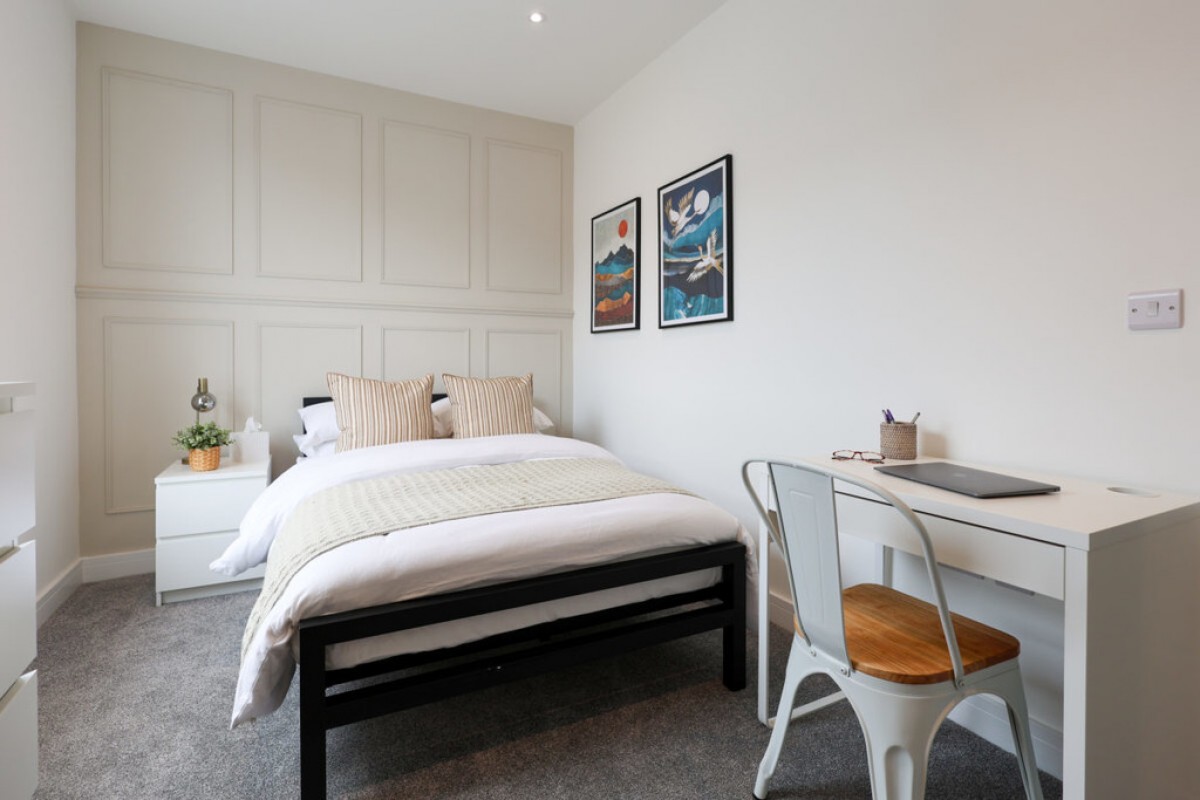 Thurmond Crescent, Winchester