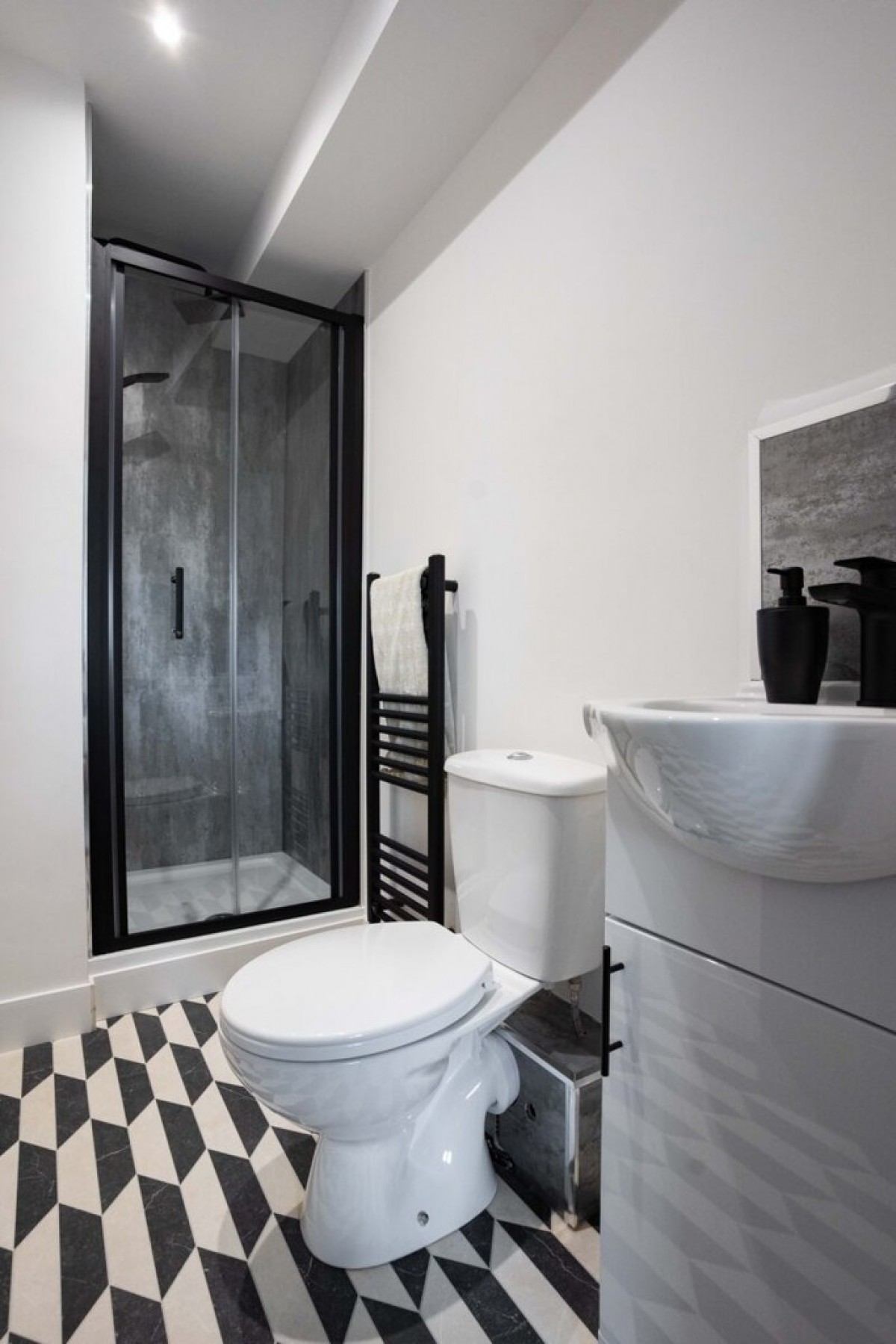 Thurmond Crescent, Winchester