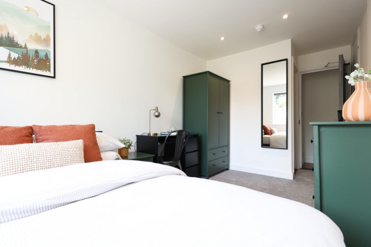 Thurmond Crescent, Winchester