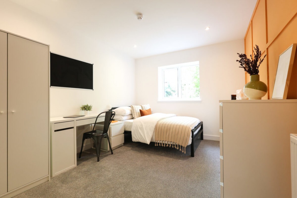 Thurmond Crescent, Winchester