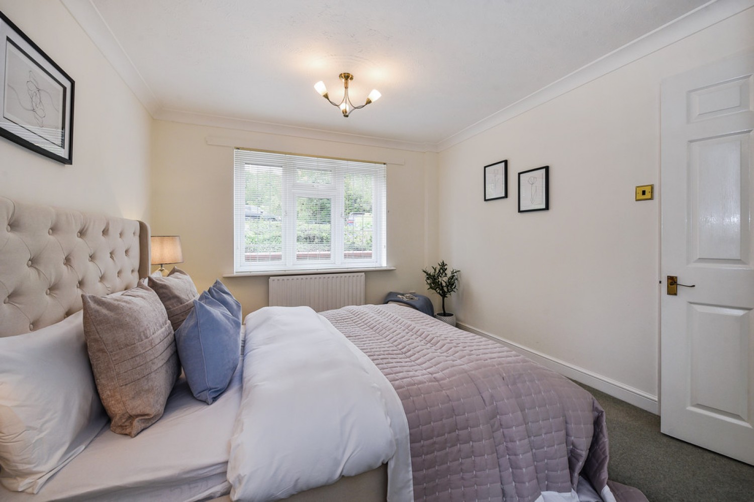 3 bedroom Bungalow in Lynn Way, Winchester