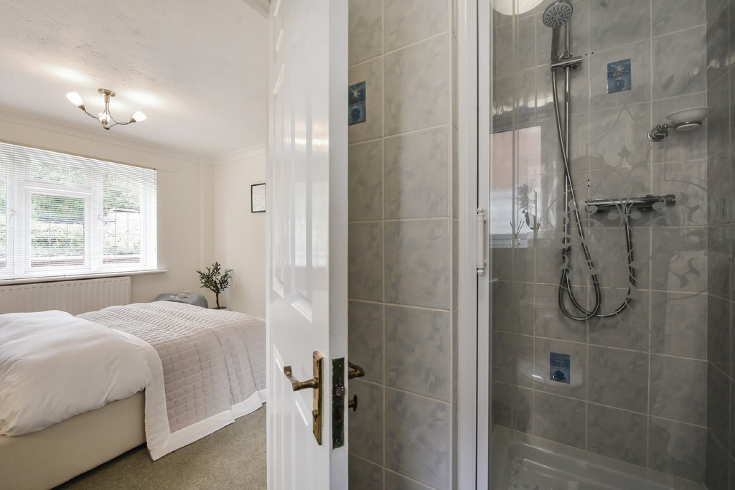 3 bedroom Bungalow in Lynn Way, Winchester