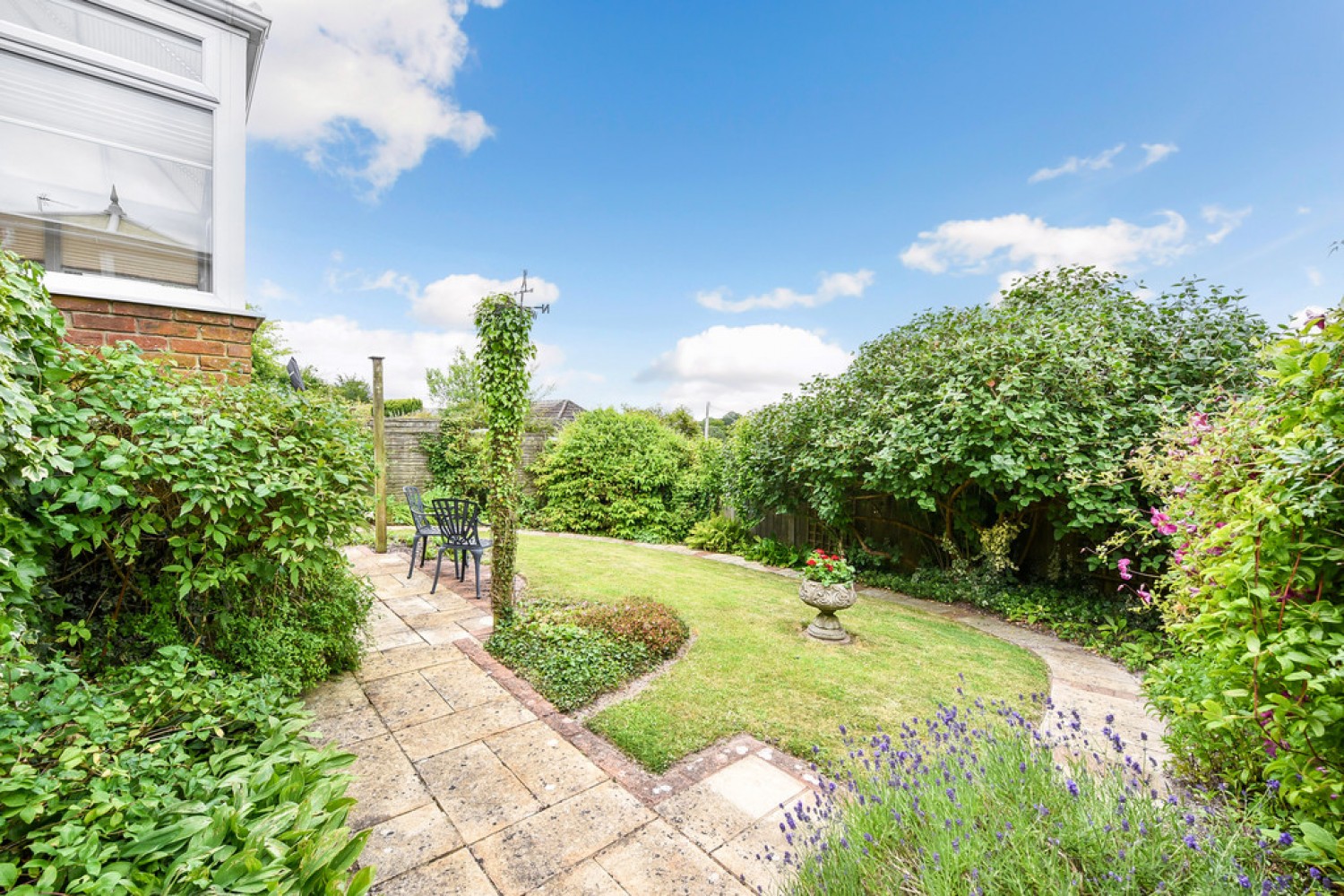 3 bedroom Bungalow in Lynn Way, Winchester
