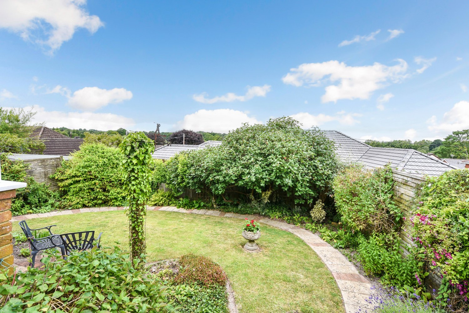 3 bedroom Bungalow in Lynn Way, Winchester