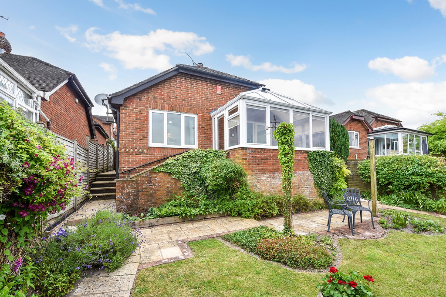 3 bedroom Bungalow in Lynn Way, Winchester