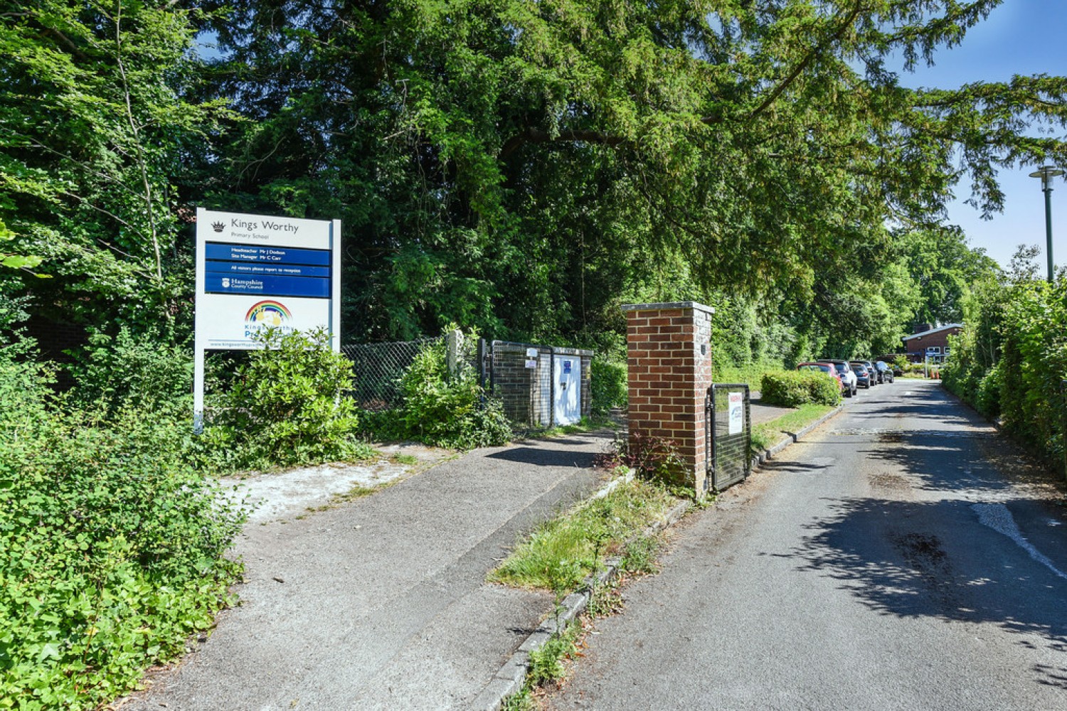 3 bedroom Bungalow in Lynn Way, Winchester