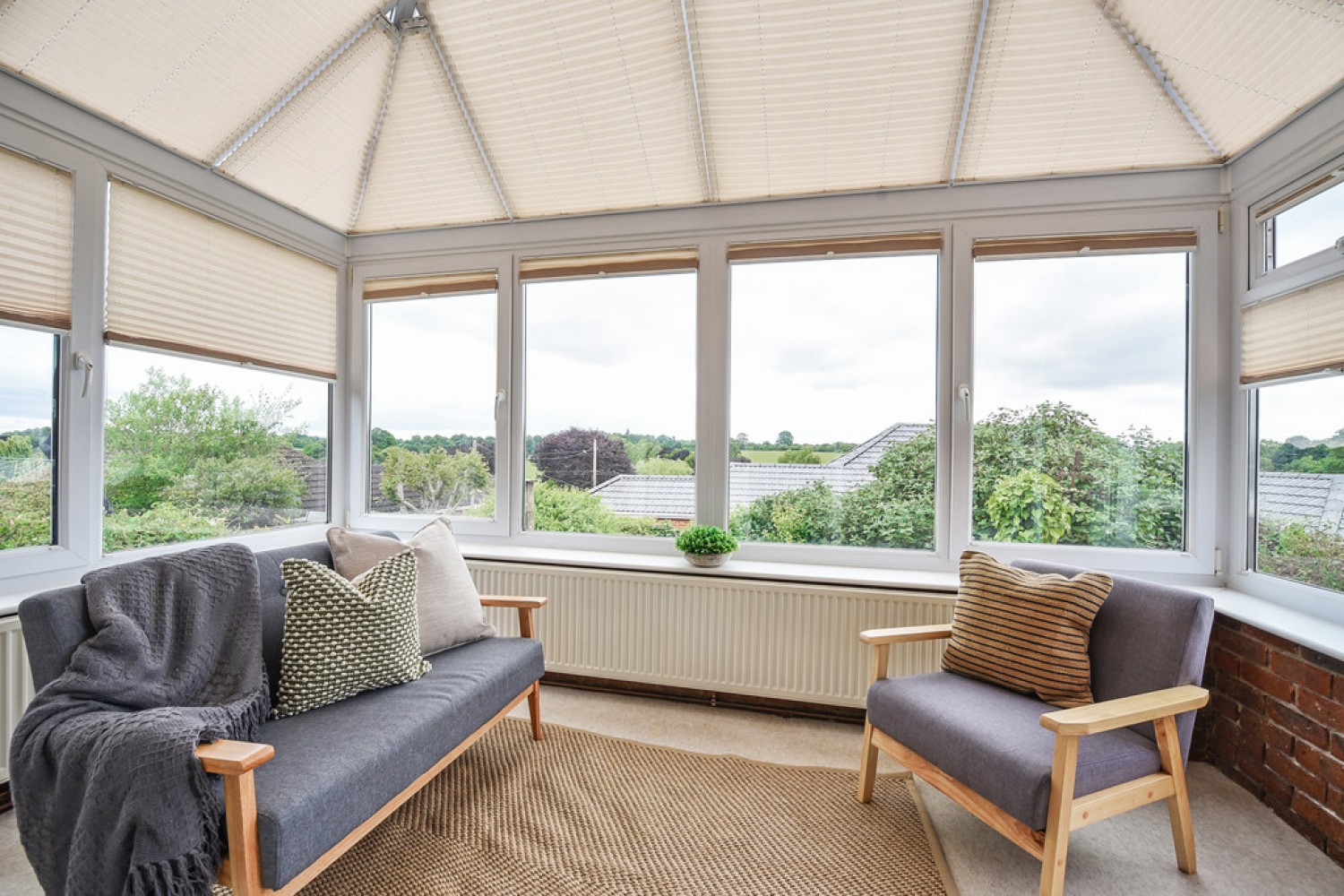 3 bedroom Bungalow in Lynn Way, Winchester