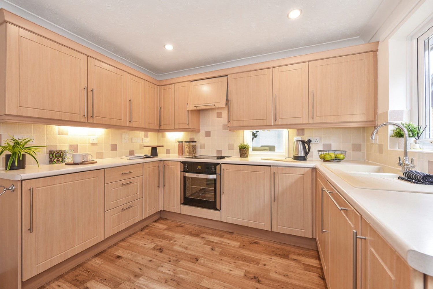 3 bedroom Bungalow in Lynn Way, Winchester