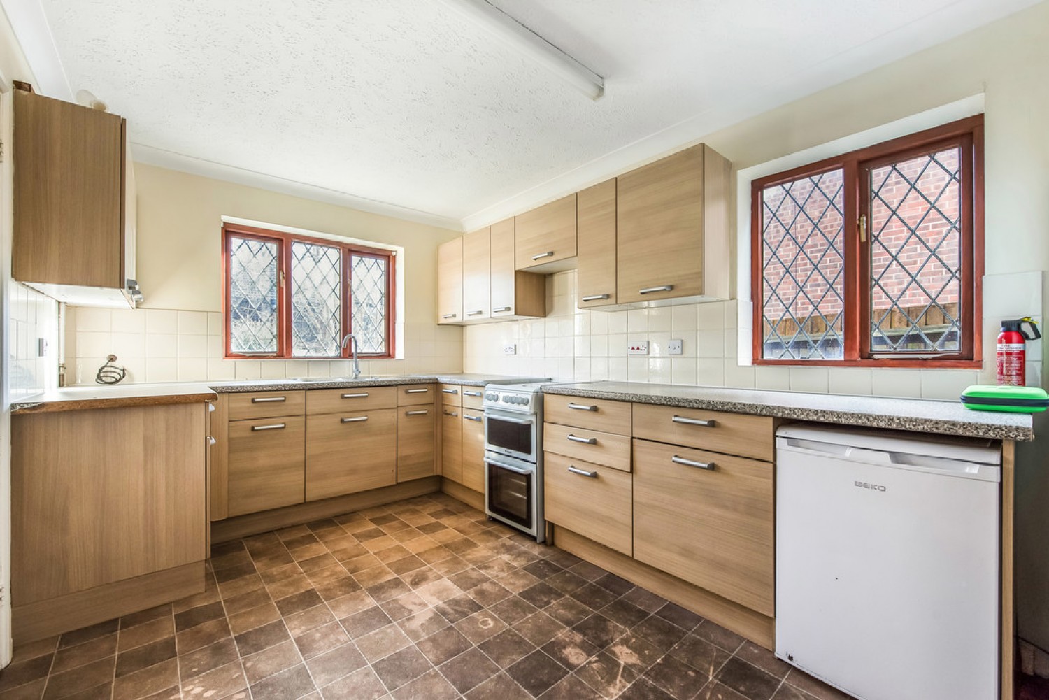 4 bedroom House in Honeysuckle Close, Badger Farm, Winchester