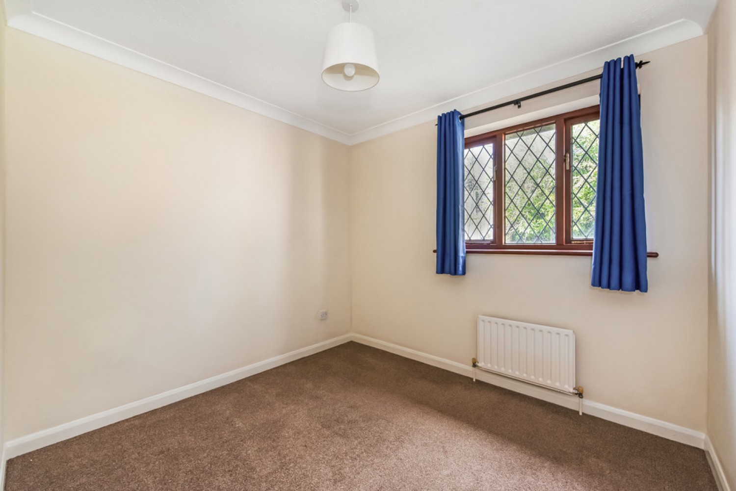 4 bedroom House in Honeysuckle Close, Badger Farm, Winchester