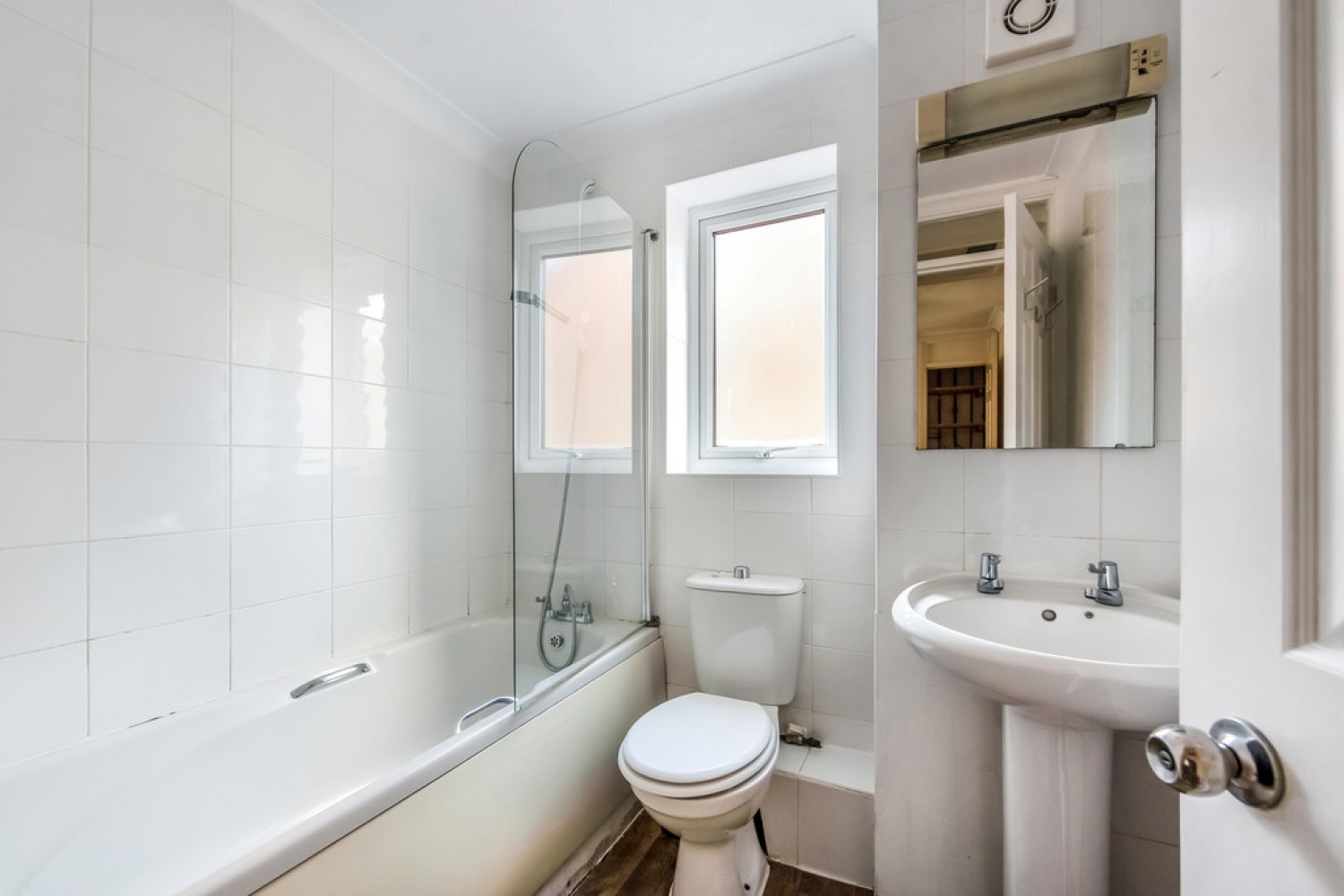 4 bedroom House in Honeysuckle Close, Badger Farm, Winchester