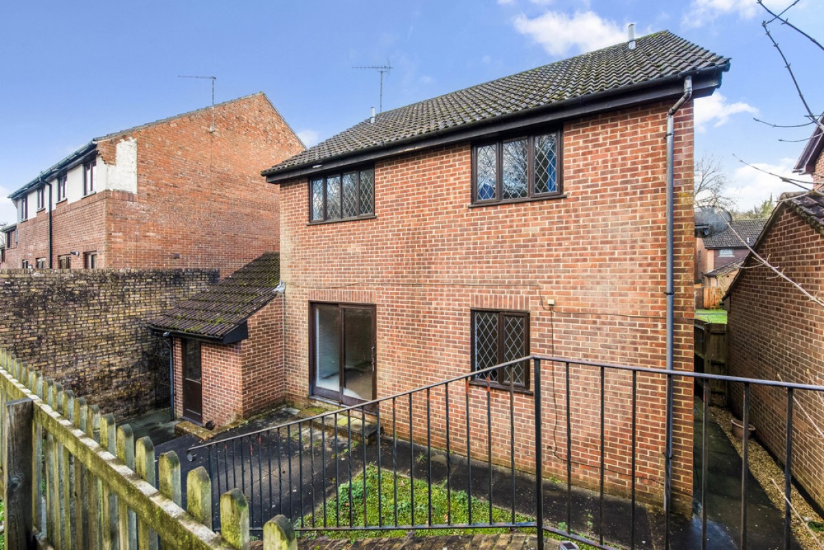 Honeysuckle Close, Badger Farm, Winchester