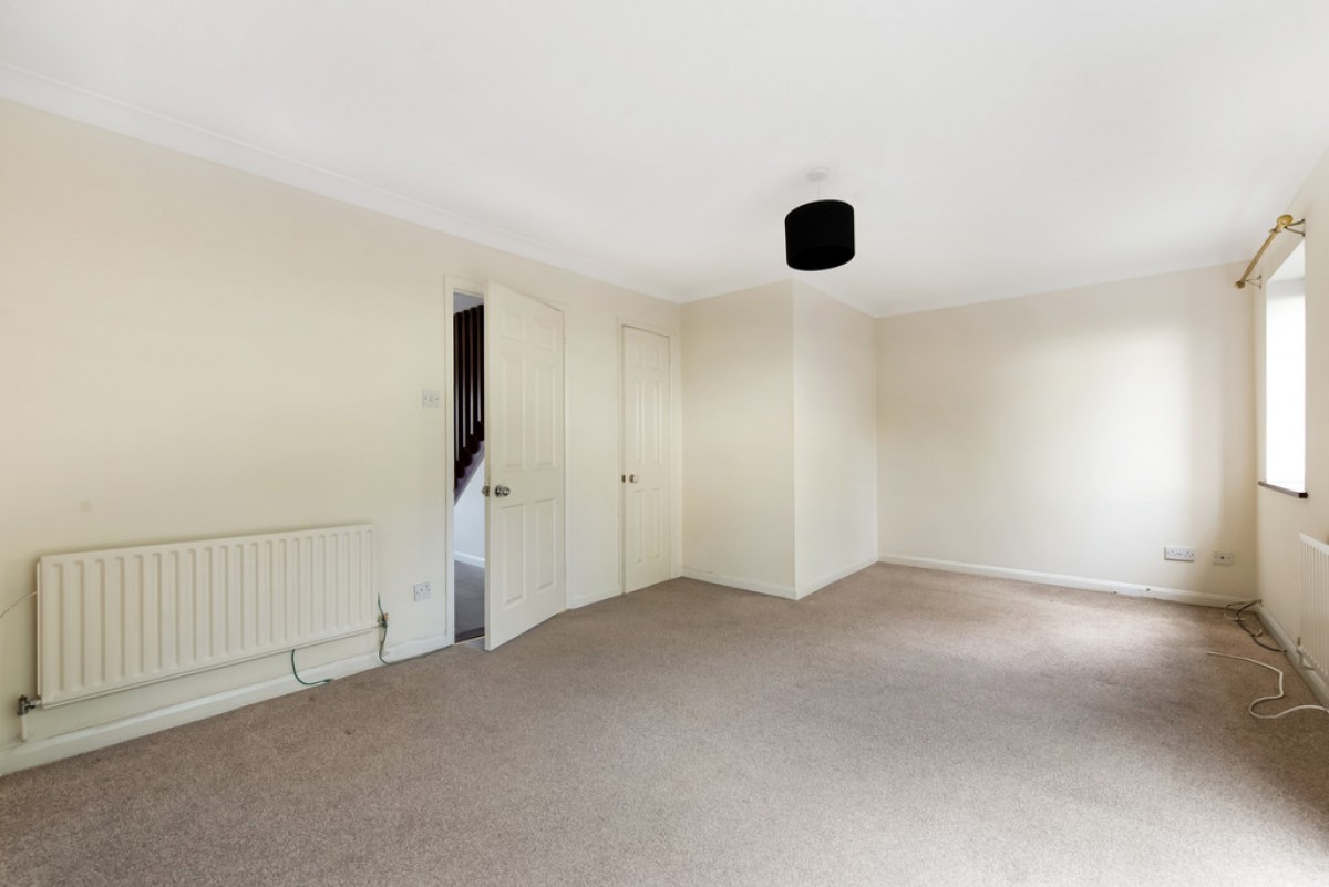 Honeysuckle Close, Badger Farm, Winchester