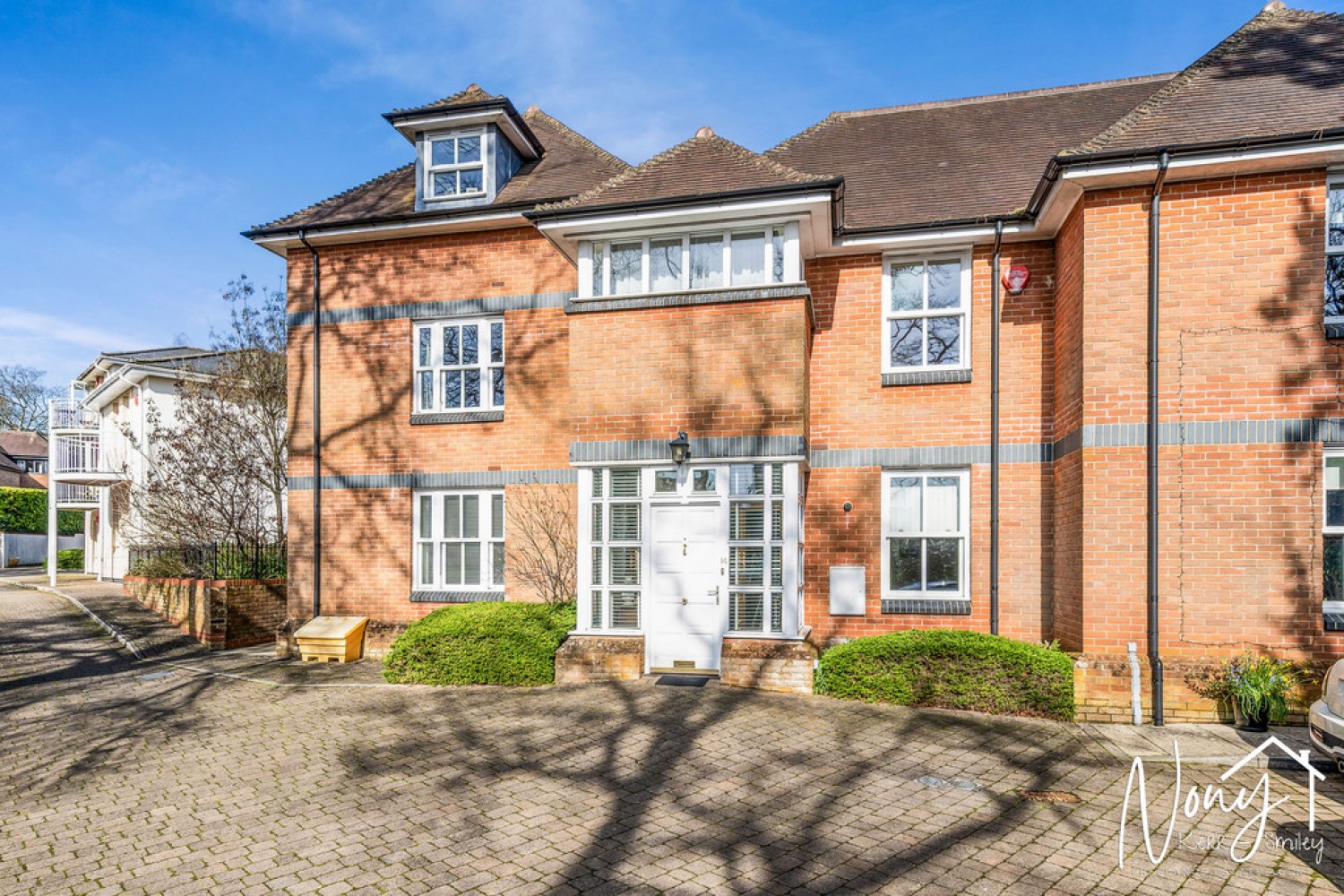 2 bedroom House for Sale The Firs, Fulflood, Winchester