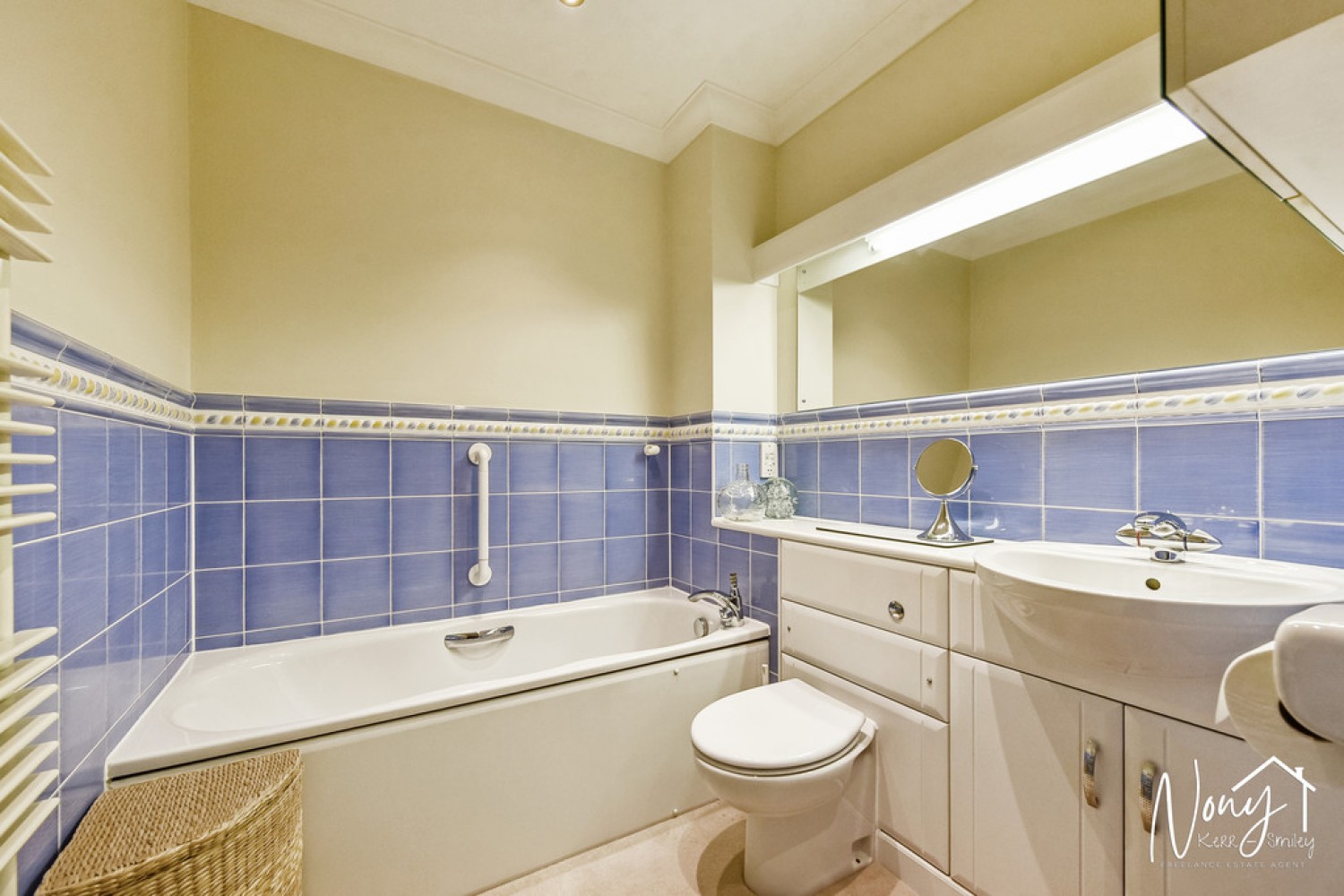 2 bedroom House for Sale The Firs, Fulflood, Winchester