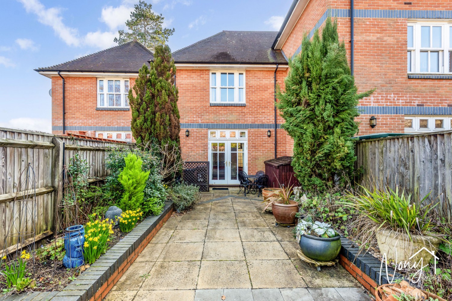 2 bedroom House for Sale The Firs, Fulflood, Winchester