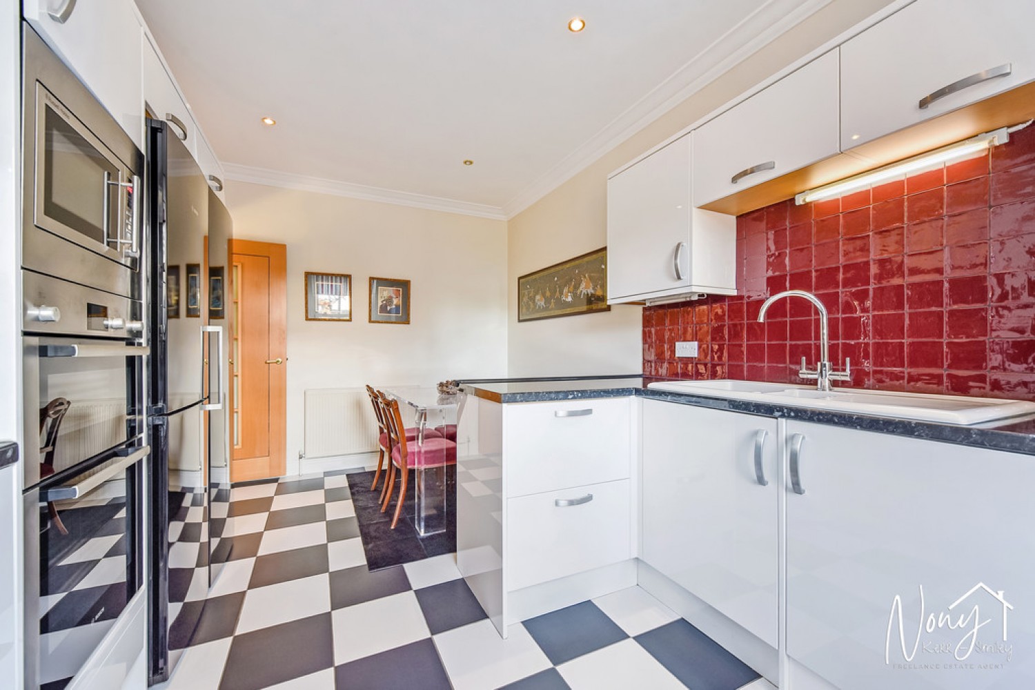 2 bedroom House for Sale The Firs, Fulflood, Winchester