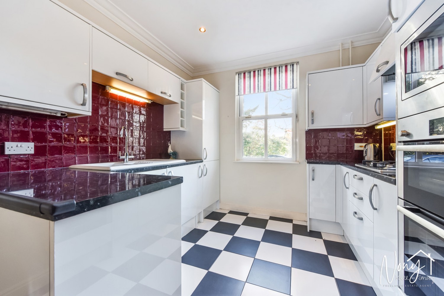 2 bedroom House for Sale The Firs, Fulflood, Winchester