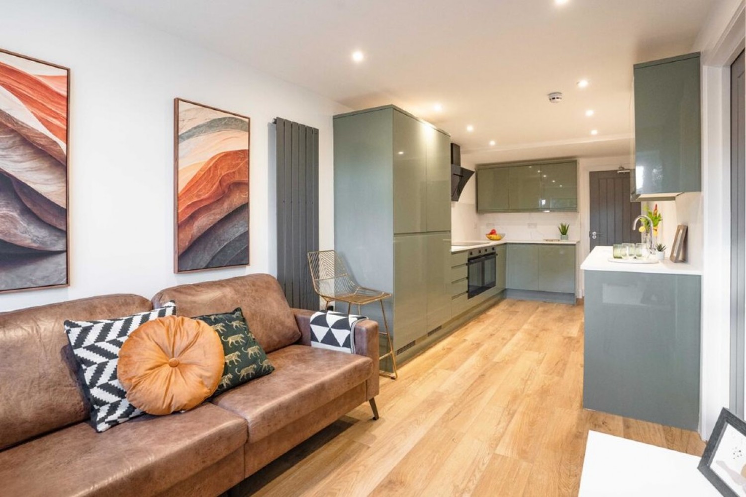 6 bedroom House of Multiple Occupation for Letting Cromwell Road, Stanmore