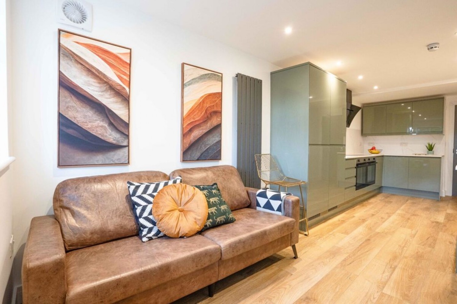 6 bedroom House of Multiple Occupation for Letting Cromwell Road, Stanmore