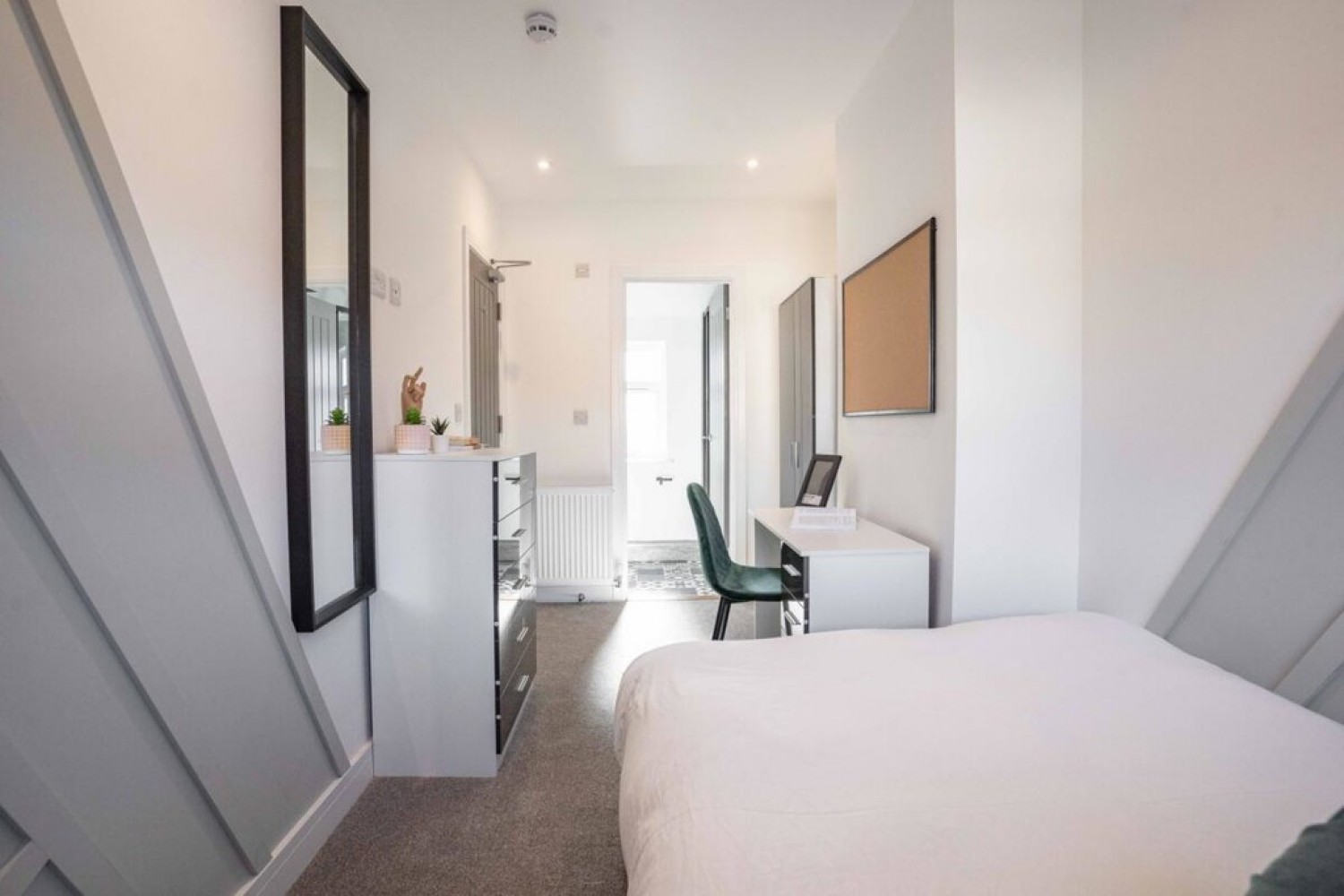 6 bedroom House of Multiple Occupation for Letting Cromwell Road, Stanmore