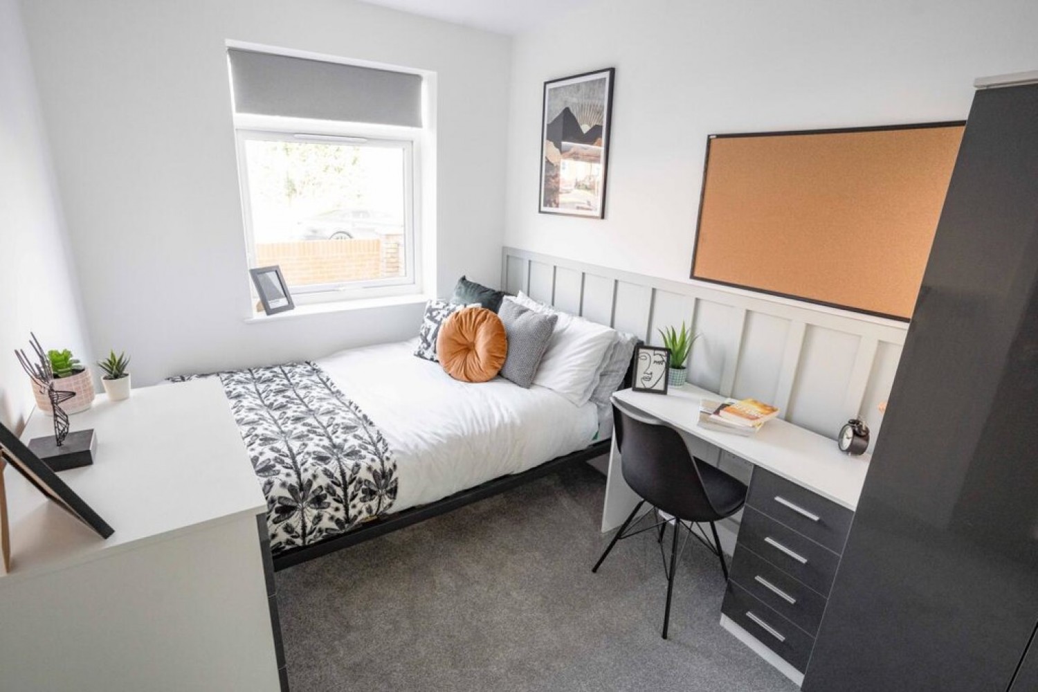 6 bedroom House of Multiple Occupation for Letting Cromwell Road, Stanmore