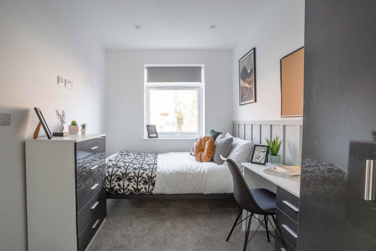 6 bedroom House of Multiple Occupation for Letting Cromwell Road, Stanmore