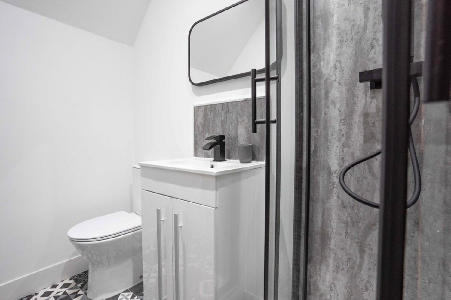 6 bedroom House of Multiple Occupation for Letting Cromwell Road, Stanmore