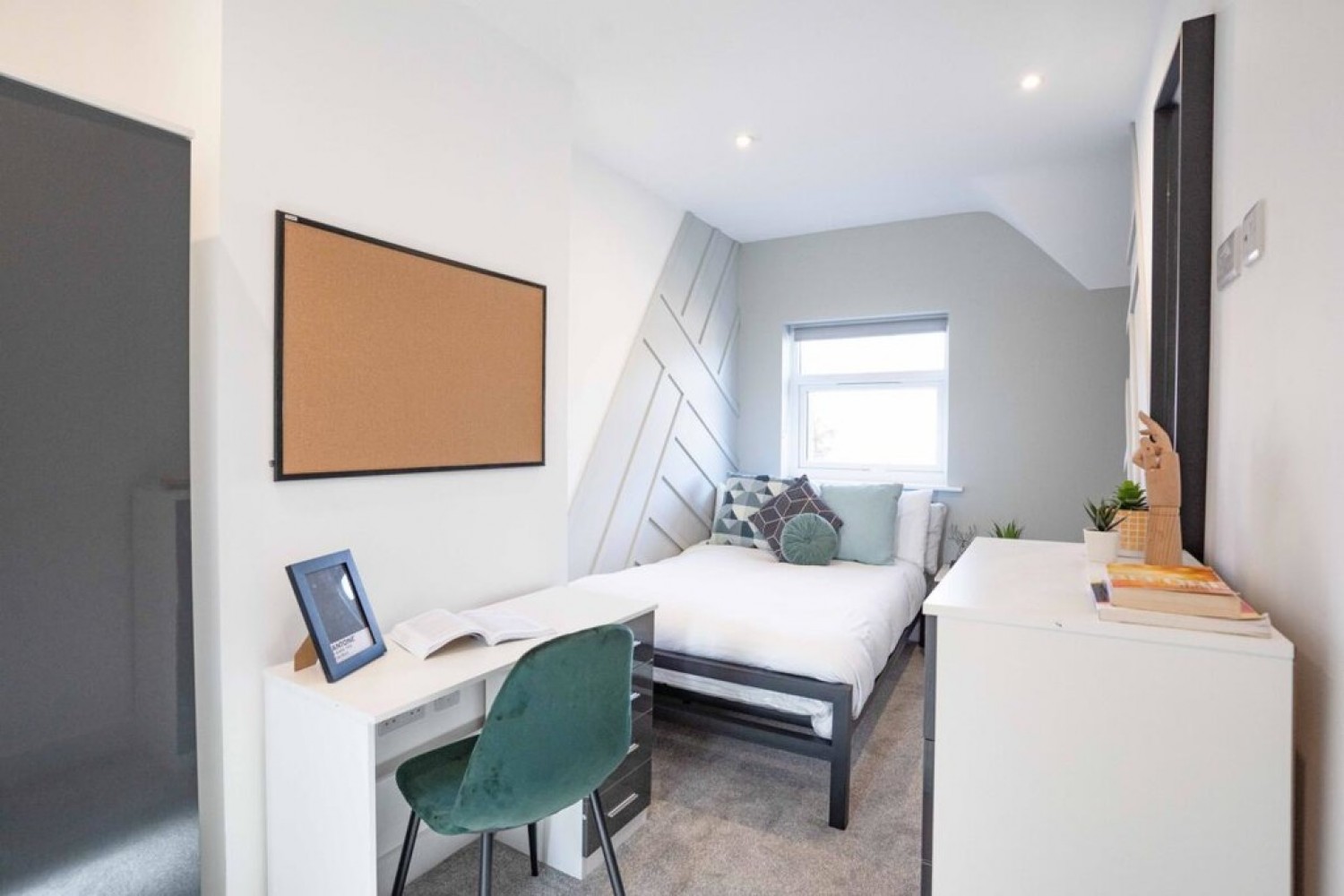 6 bedroom House of Multiple Occupation for Letting Cromwell Road, Stanmore