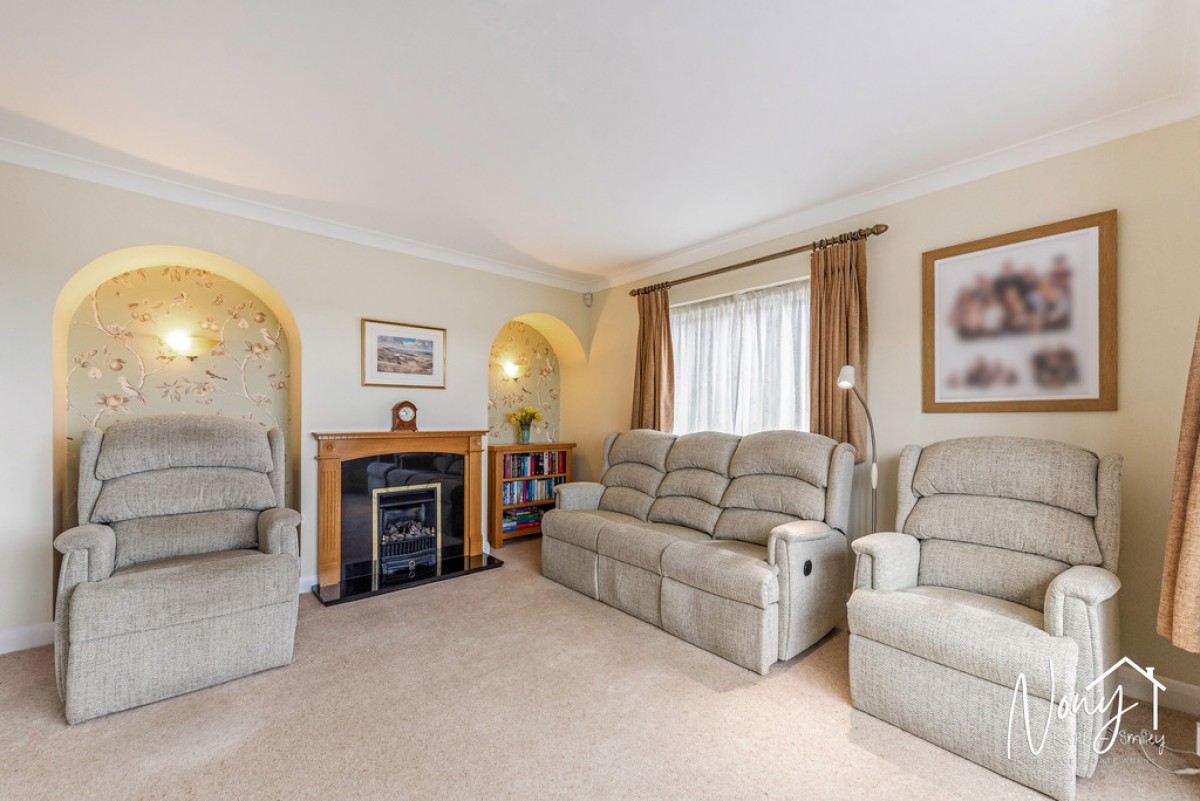 Old Kennels Lane, Olivers Battery