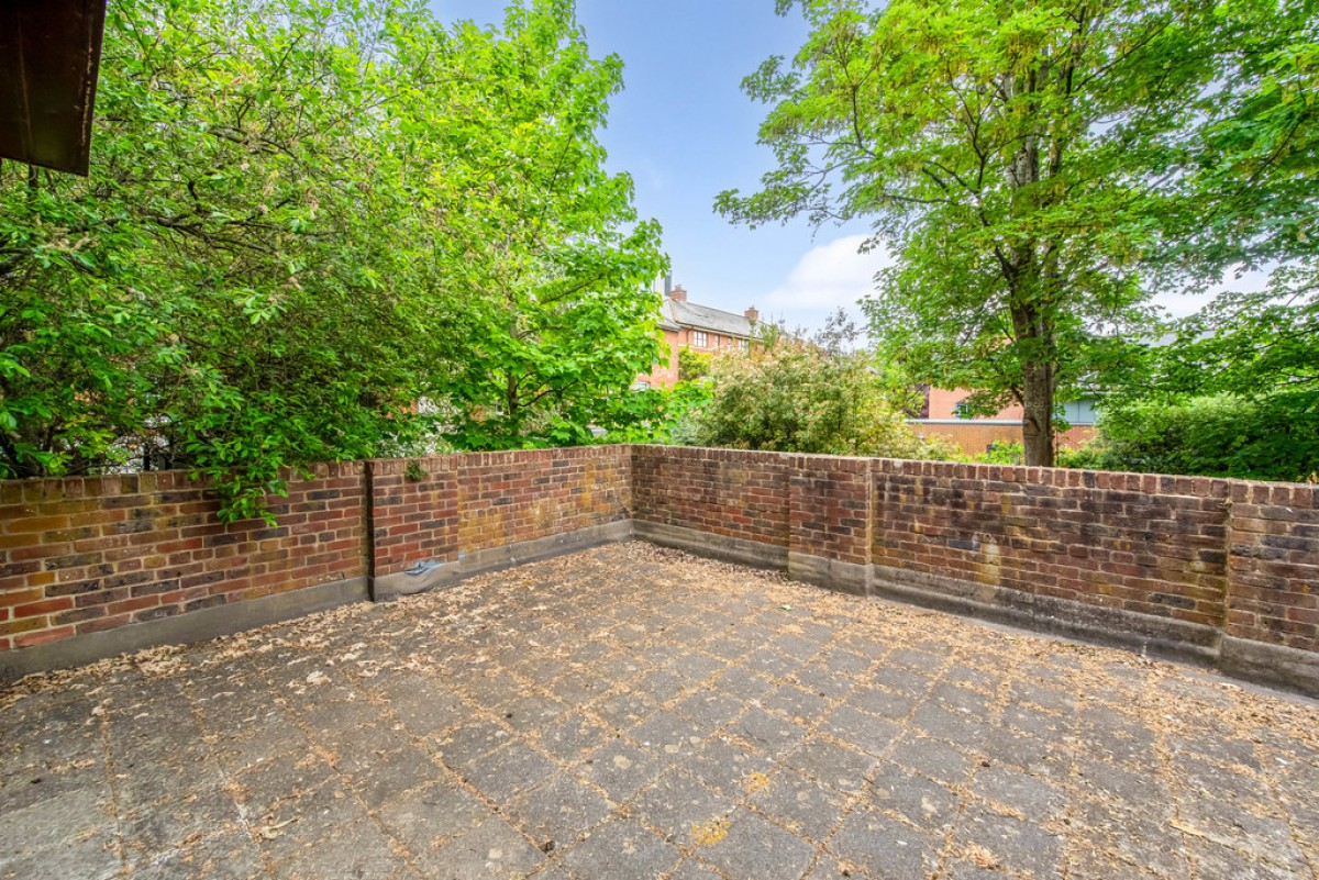 Staple Gardens, Winchester