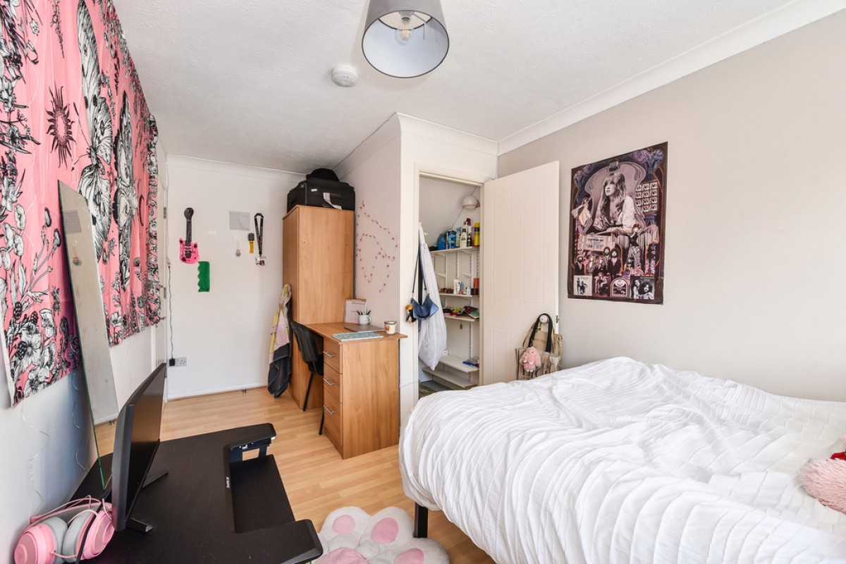 Honeysuckle Close, Winchester