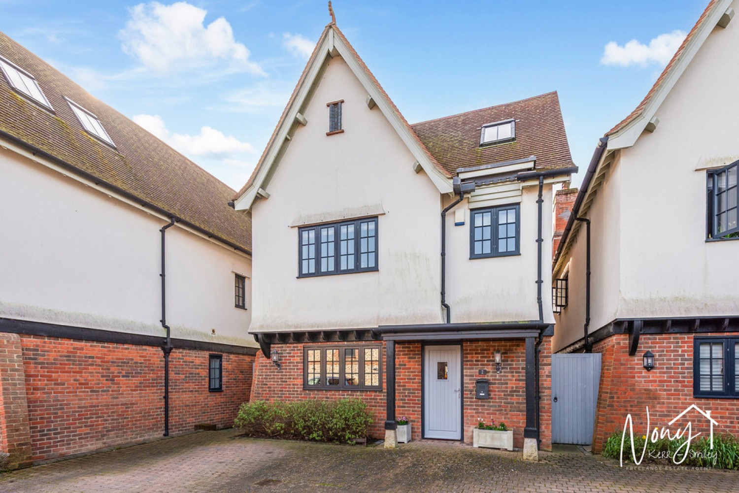 4 bedroom House for Sale Stiles Yard, Alresford