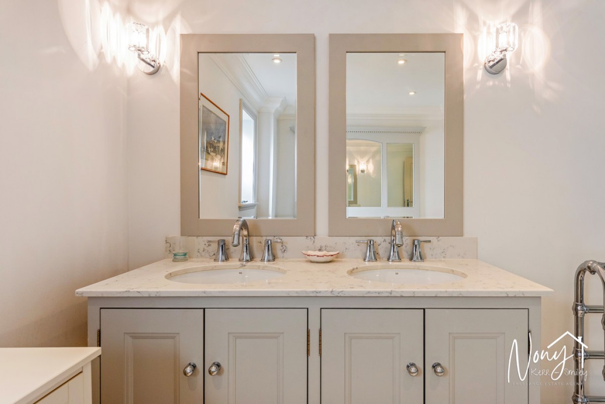 Stiles Yard, Alresford