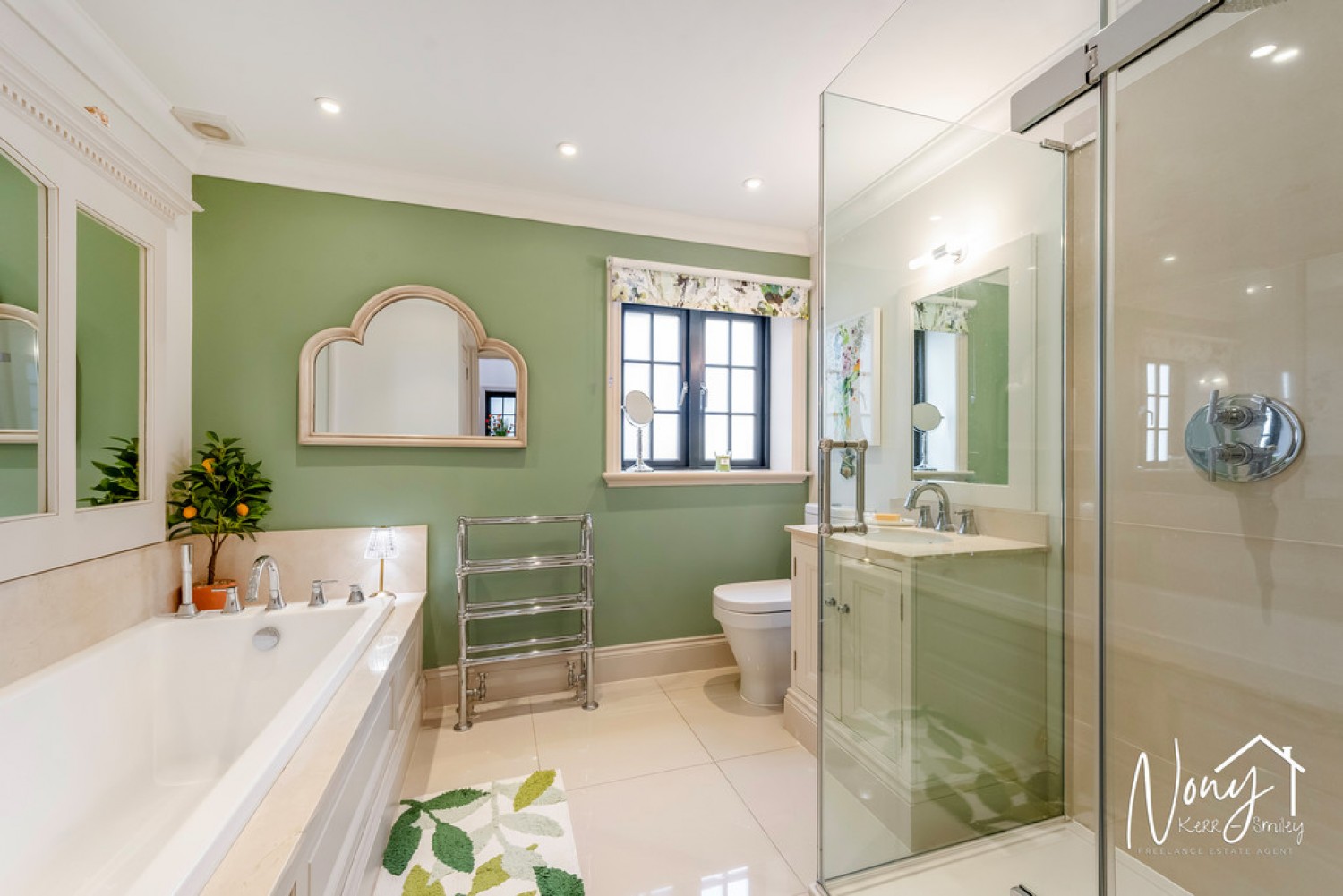 4 bedroom House for Sale Stiles Yard, Alresford