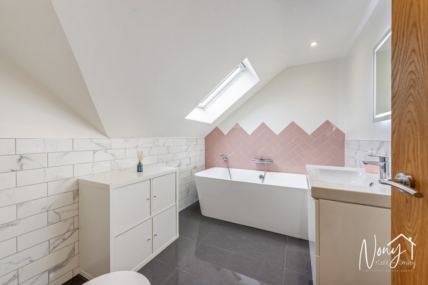 4 bedroom House for Sale Stavedown Road, South Wonston