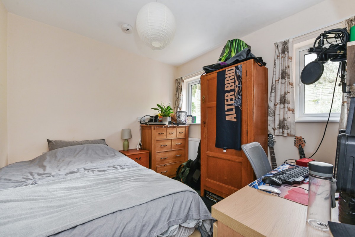 Thurmond Crescent, Winchester