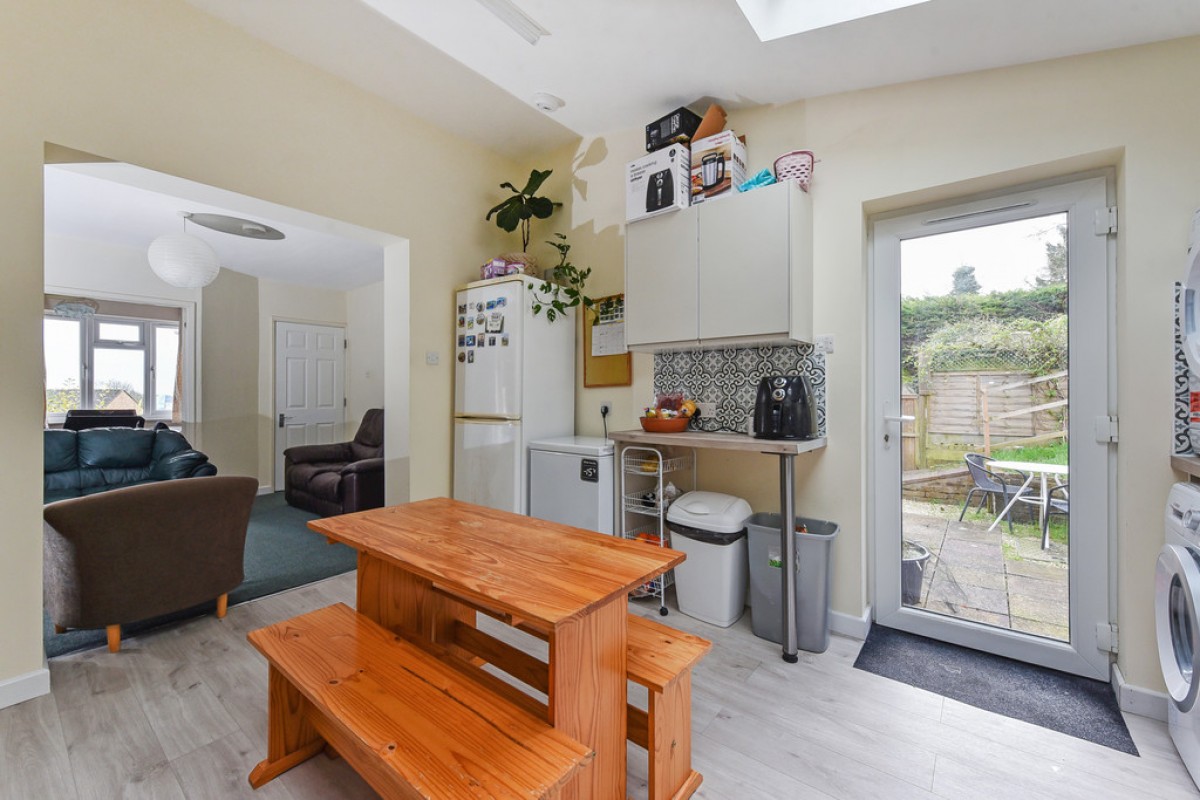 Thurmond Crescent, Winchester