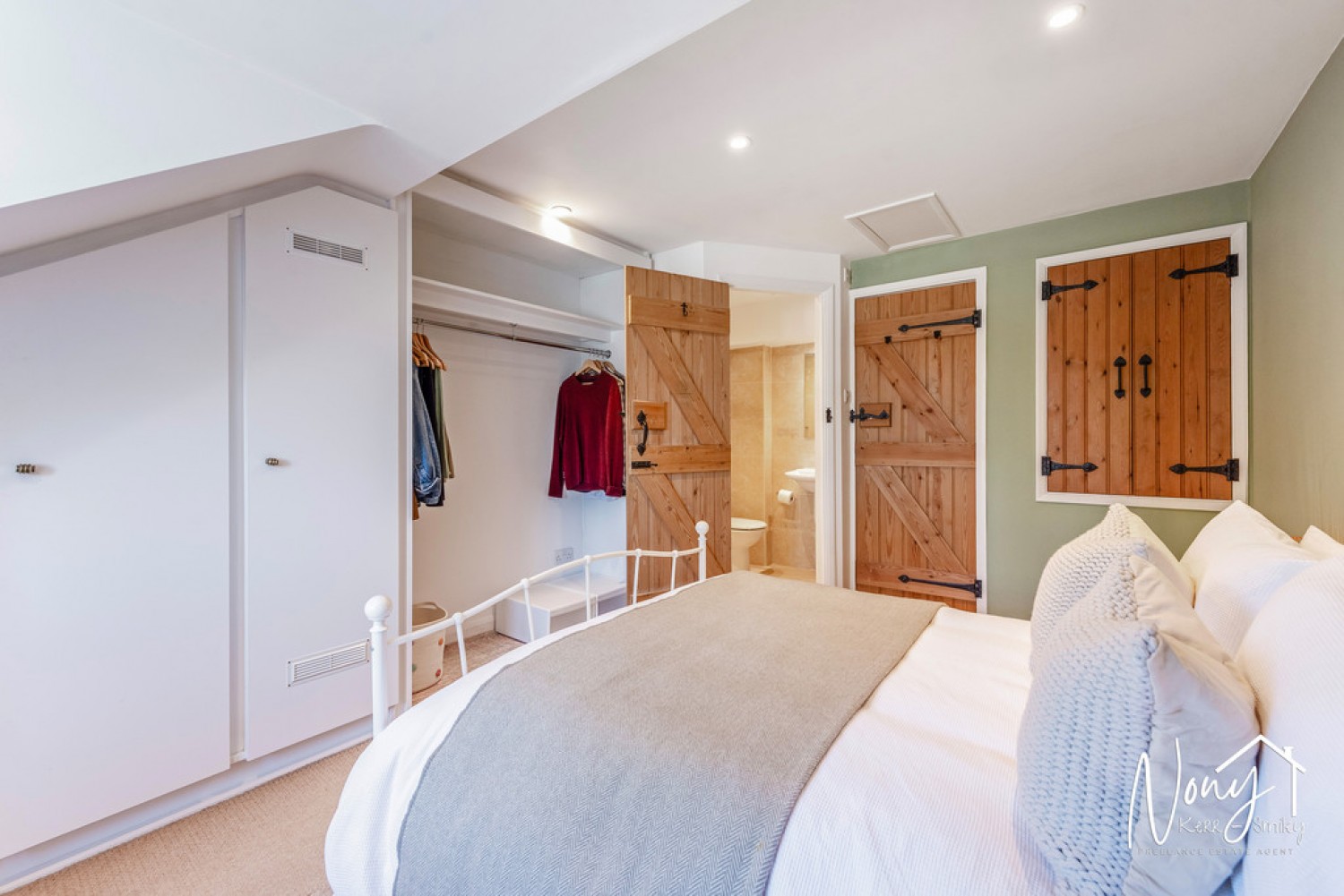 2 bedroom House for Sale Easton, Winchester